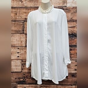 Masai Blouse Tunic Top White And Beautiful Knit Trim Women's Size Medium